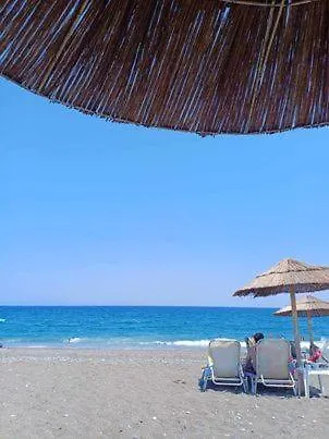 To Spiti Tis Xaras * Αγία Άννα