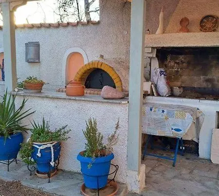 To Spiti Tis Xaras * Αγία Άννα